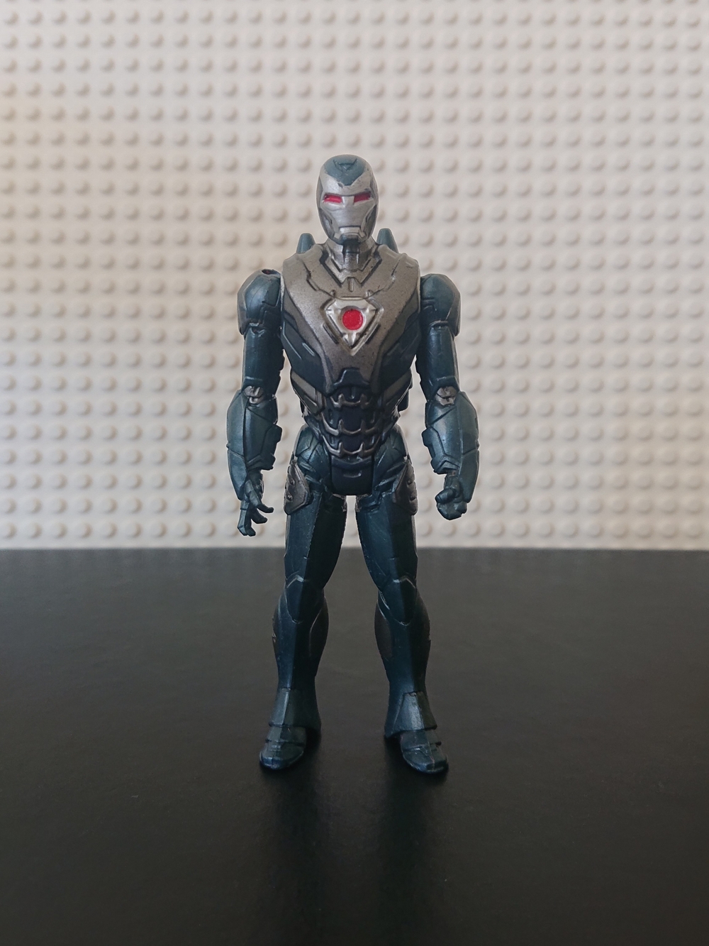 2012 Hasbro Marvel - Iron Man 4" Action Figure - Dark Blue Silver
